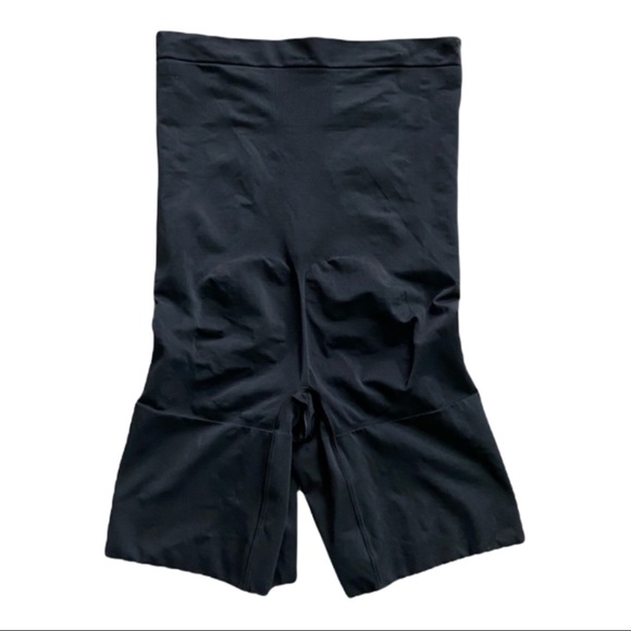 Spanx High-Waisted Mid-Thigh Shorts Black Size Medium - Picture 3 of 4